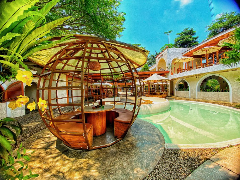 Cocoon Dining Area
